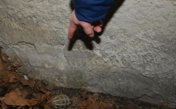 Egy második világháborús kézigránátot találtak kedden délután Kiskunfélegyházán, a Pázmány utcában