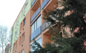 Ötvenegy lakásos társasház újult meg az Arad utcában