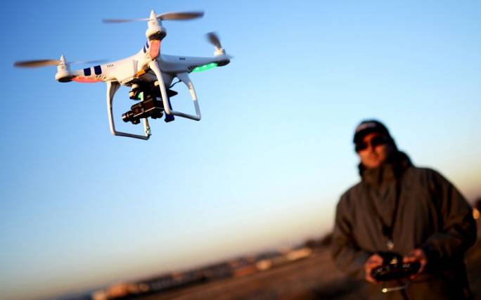 Nem játék! - 250 gramm felett szigorú szabályozást kapnak a drónok
