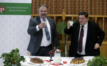 GMO-mentes tej, hús és tojás előállítására készül Magyarország