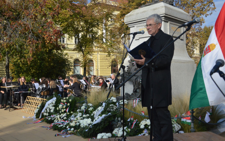 A Petőfi-szobor leleplezésének 100. évfordulóját ünnepelte Félegyháza