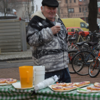 A szíveket is átmelegítette a forró tea