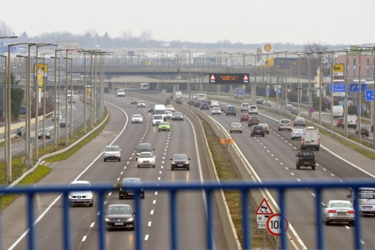 Tíz érdekes szám a magyar utakról