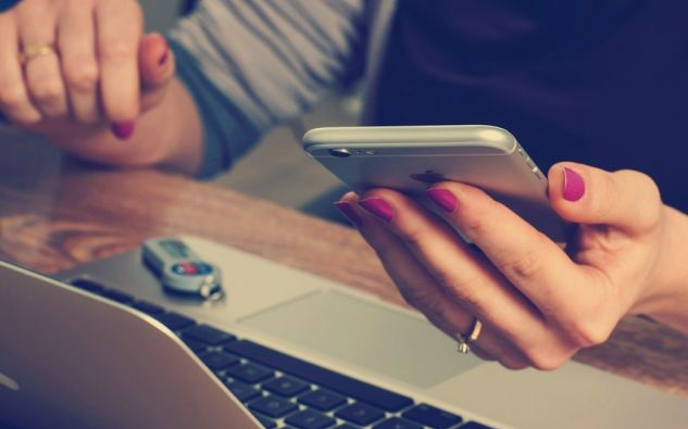 Új fejlesztés a NAV-tól: számlázás okostelefonról!