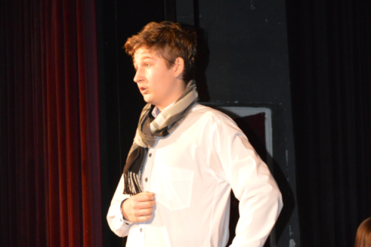 Hiszek az emberben…