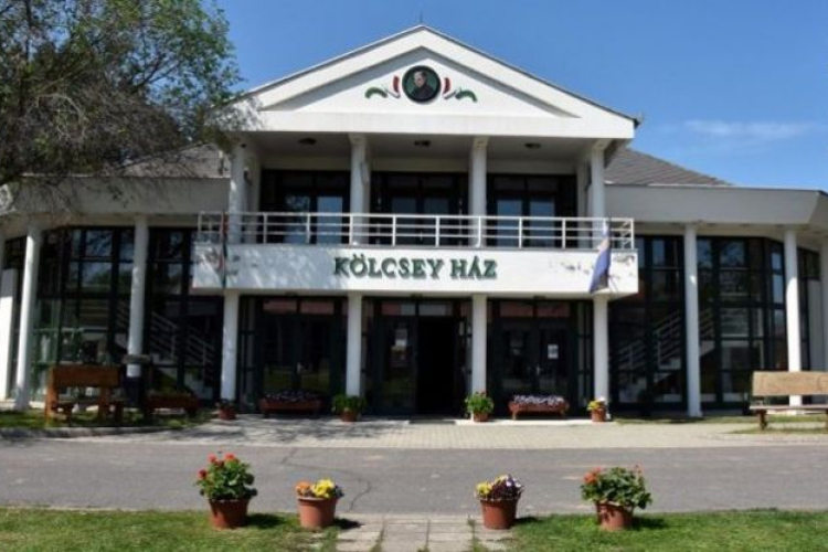 Műfordítói és országismereti táborokat hirdetnek Lakiteleken