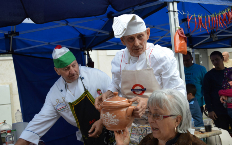 Idén is megrendezik a nagysikerű halászléfőző versenyt Kiskunfélegyházán