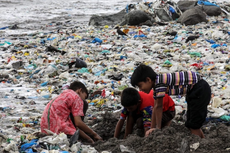 A Földet akarta megmenteni a műanyag szatyor feltalálója