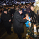 Fellobbant városunk adventi koszorújának második gyertyájának lángja