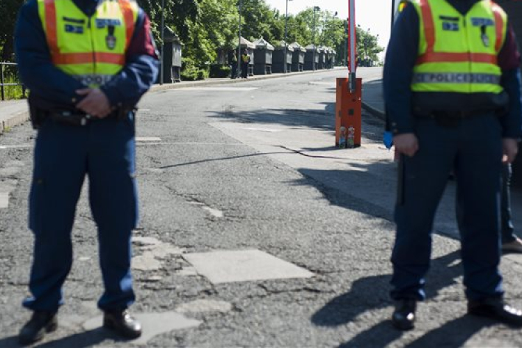 Rendőrök zárták le a Citadellát