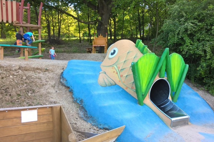 A Korond utcán kezdődik az új játszótereink telepítése