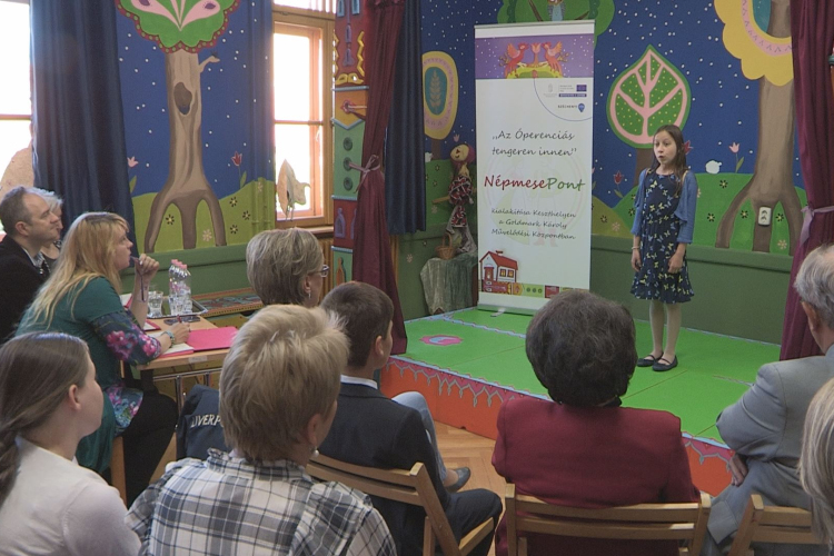 Vers- és prózamondó verseny 10-14 éveseknek és felnőtteknek is