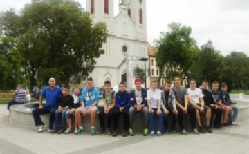 Szerbiában jártak a Jövő Bajnokai DSE serdülői fiú kosarasai