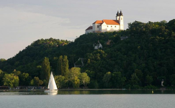 Ősszel a Balatonnál