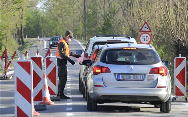 Több mint 118 ezren lépték át az elmúlt öt napban a magyar-román határt