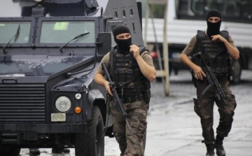 Terrorizmus - Katonai járművet ért támadás Délkelet-Törökországban, halottak
