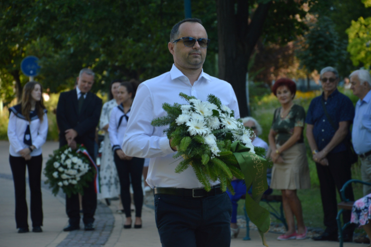 A nemzet költőjére emlékeztek Kiskunfélegyházán