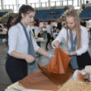 Díszcsomagoló versenyen mérték össze tudásukat a kereskedő tanulók