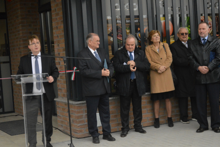 Az Integrál Zrt. Kiskunfélegyházán nyitotta meg tizennyolcadik üzletét 