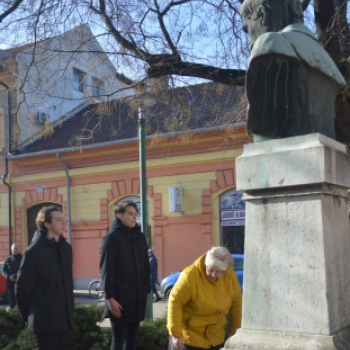A Daru utcai mellszobor koszorúzásával folytatódott a Móra Emléknapok