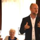 Zenés műsorral köszöntötték az idősotthonok lakóit Kiskunfélegyházán