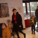 Ingyen mozizást és finom szaloncukrot kaptak Télapóra