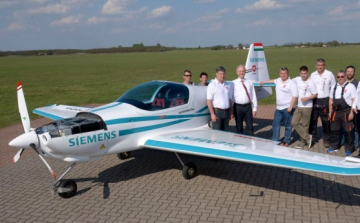 Egyedülálló repülőgép Kecskemétről