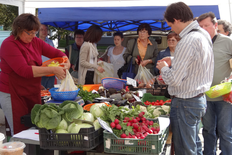 A Piac húsvéti nyitva tartása