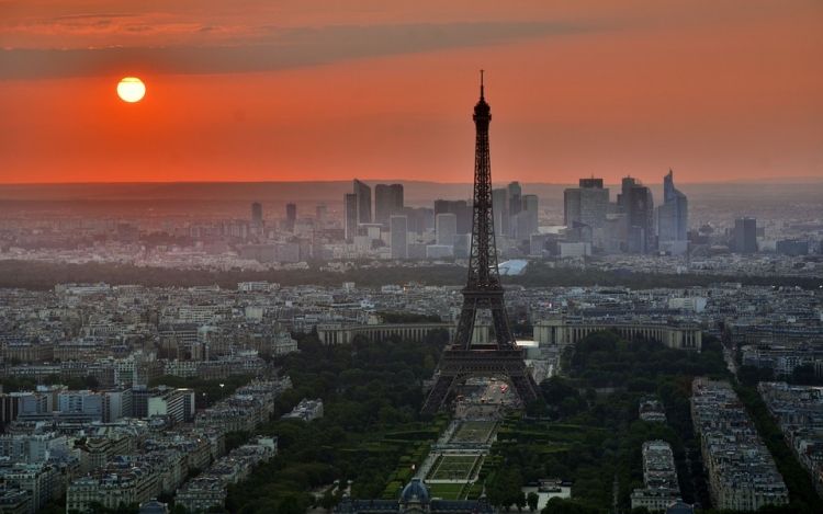 Franciaországban július 24-ig meghosszabbítják a rendkívüli állapotot