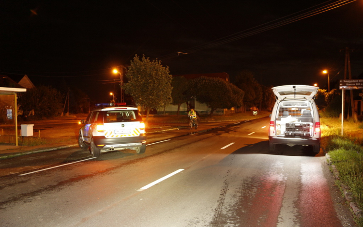 Vascsővel ütött és szúrt Tiszaalpáron