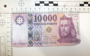 Így néz ki a hamis tízezres