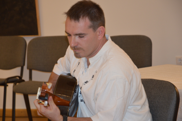 Középkori dalok színesítették a felolvasómaratont