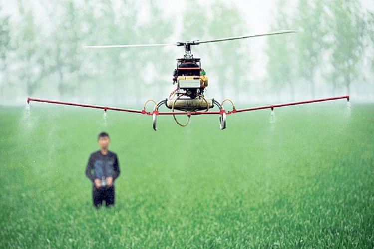 Megjelentek a permetező drónok a mezőgazdaságban