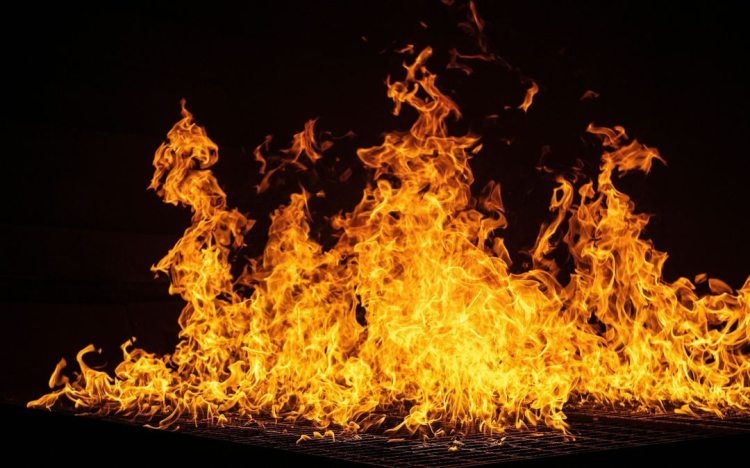 Kigyulladt egy rakodógép Kiskunfélegyháza külterületén