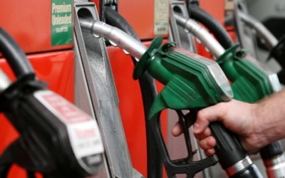 Mától tovább csökkent az üzemanyagok kiskereskedelmi ára