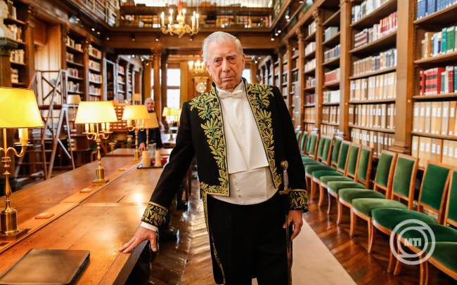 Elhunyt Mario Vargas Llosa irodalmi Nobel-díjas író