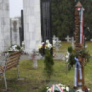 Elhunyt bajtársak emlékét őrzi a felavatott kopjafa