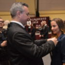 A Mezgé közel 140 végzős diákja büszke a kék szalagra