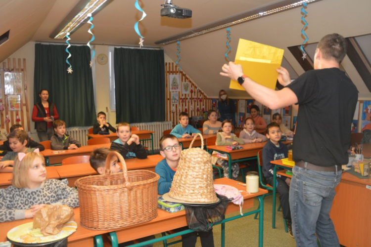 Mézes programmal zárult az Állatvédelmi témahét