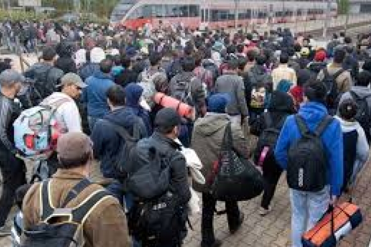 Illegális bevándorlás - Ismét összetűztek migránsok a macedón rohamrendőrökkel