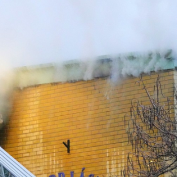 Pótolhatatlan relikviák is odavesztek a szentesi sportcsarnokban