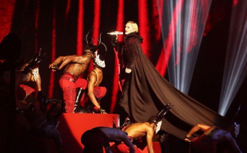 A kínos pillanat: Madonna tegnapi eséséről