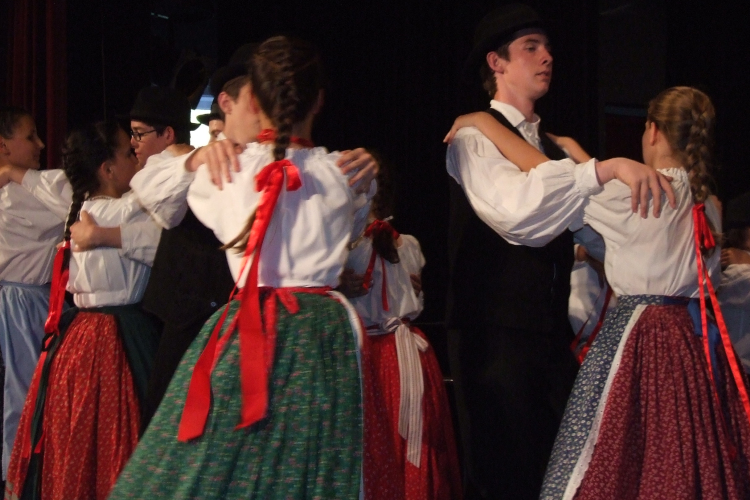 Örökölt értékes kincsünk - a néptánc