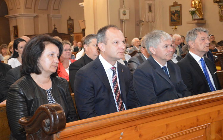 Adjon az Isten jólétet a félegyháziaknak