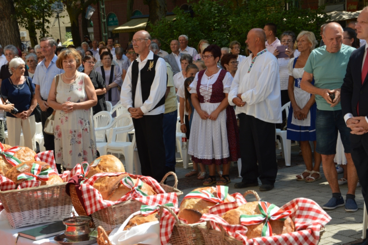 Tudatosítanunk kell, hogy nekünk van egy ország teremtő Szent királyunk