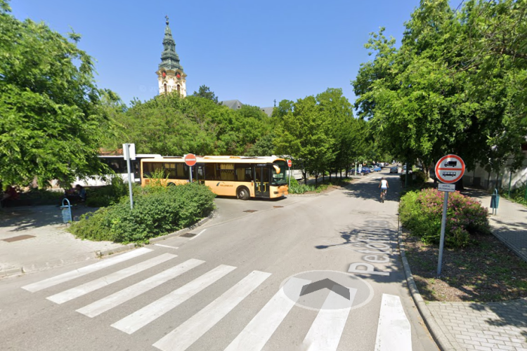 Útlezárás a Petőfi utcán az Ótemplom és a Bajcsy-Zs. utca között csatornajavítás miatt