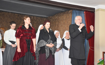 Az Orgoványi Drámacsoport Szűts Tamás főszereplésével ezúttal Izsákon lépett fel