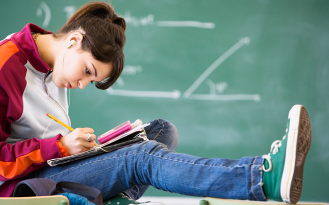 A diákok új országot szeretnének - Menőbb test sem ártana