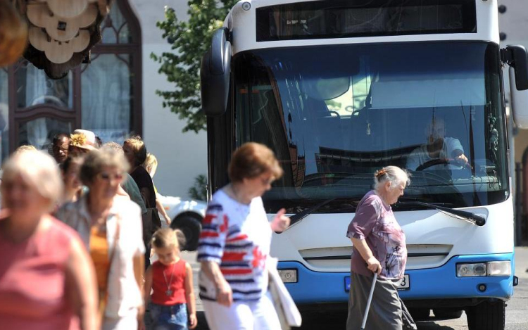 Biztosítják az ingyenes kórházi buszjáratot a félegyháziaknak