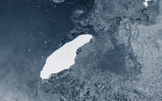Naponta több mint 1,5 milliárd tonna víz olvadt az óceánba a gigantikus A68 jéghegyről
